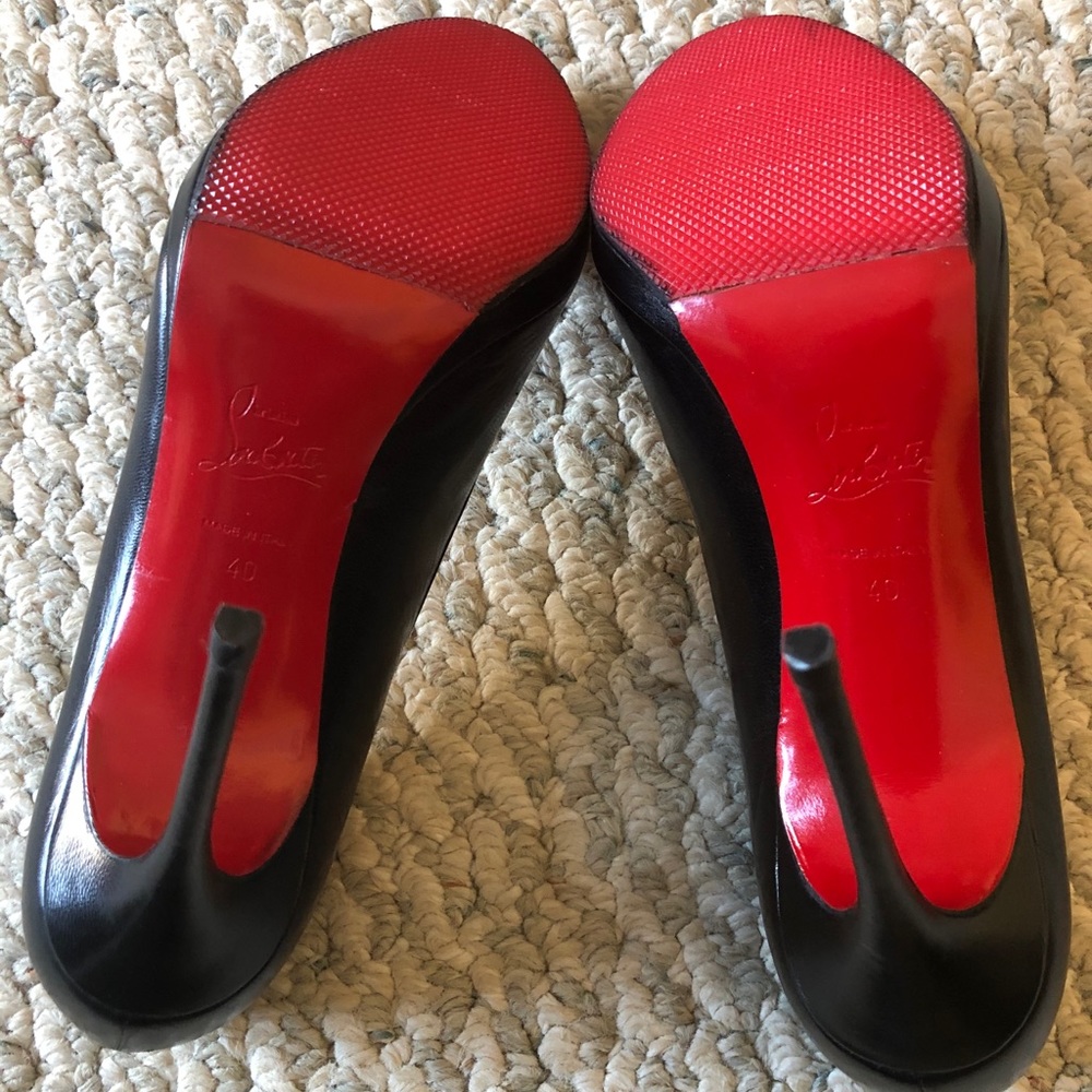 Christian Louboutin Size 40 Gem